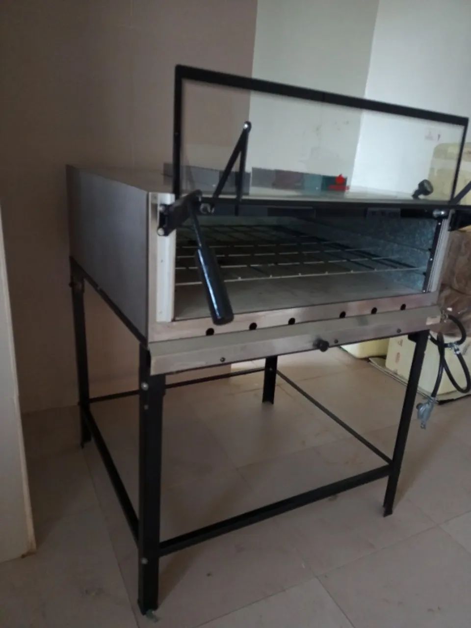 Forno industrial semi novo a gás com pedra refratária/Progás  - Foto 2