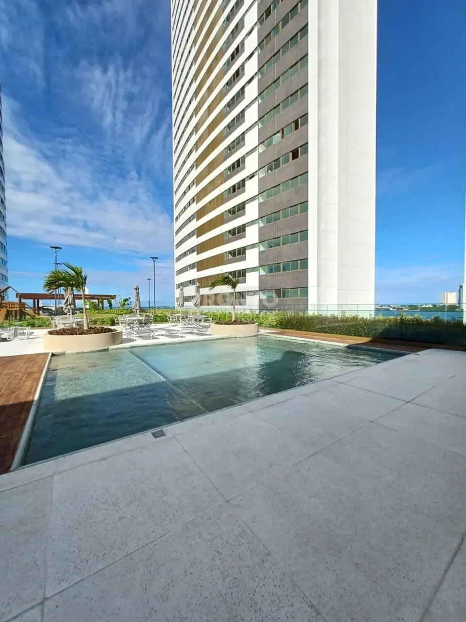 Excelente Studio / Flat - 35 m² - 1 quarto - 1 suíte - Cais José Estelita - Recife - PE