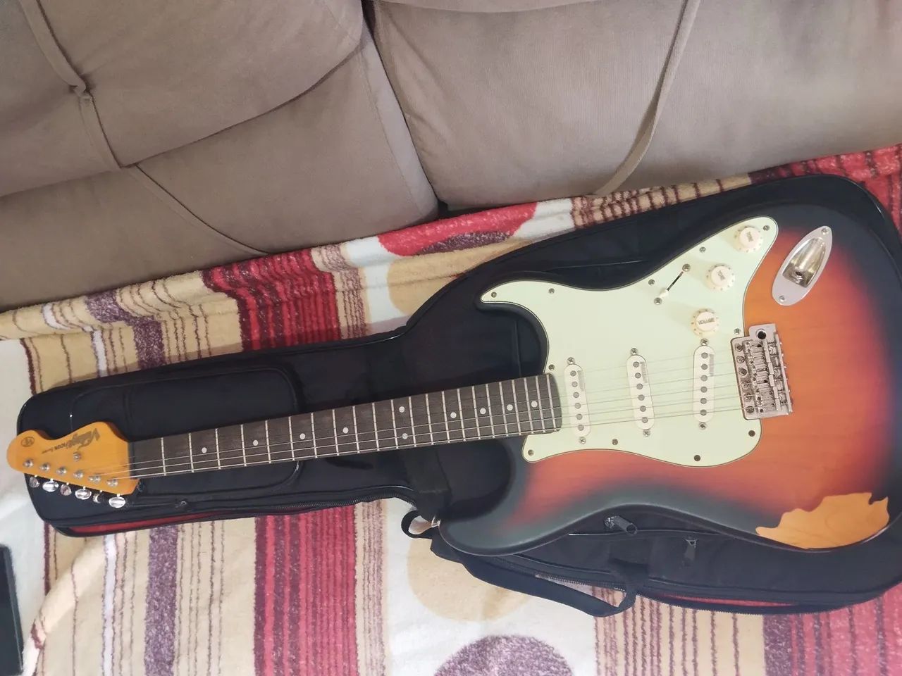 Guitarra Vintage V6 Icon - Foto 3