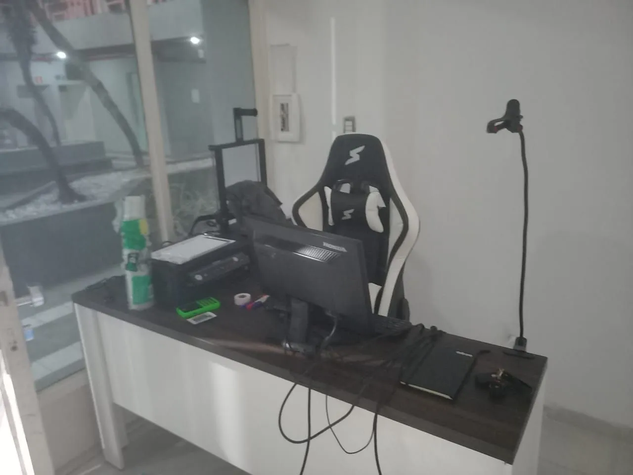 Mesa de Escritório, em perfeito estado