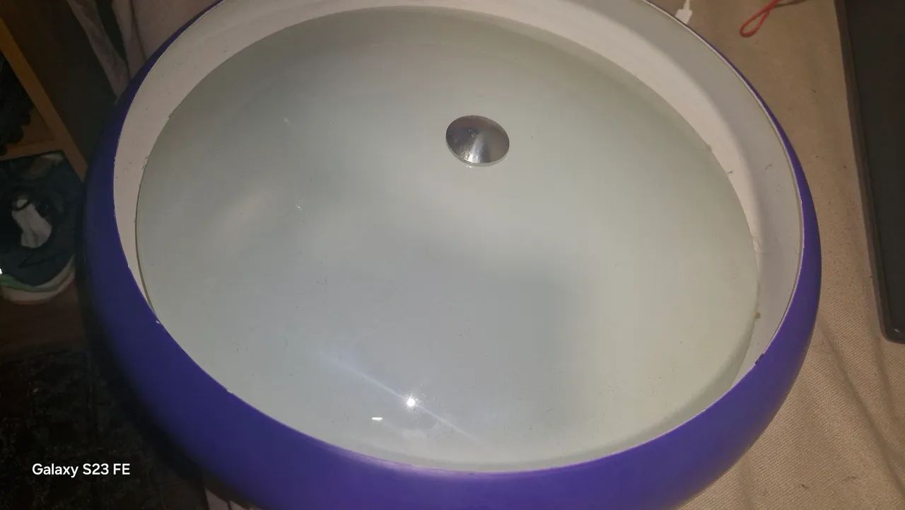 Luminária Decorativa Roxa e Branca, de pendurar. - em perfeitas condições 