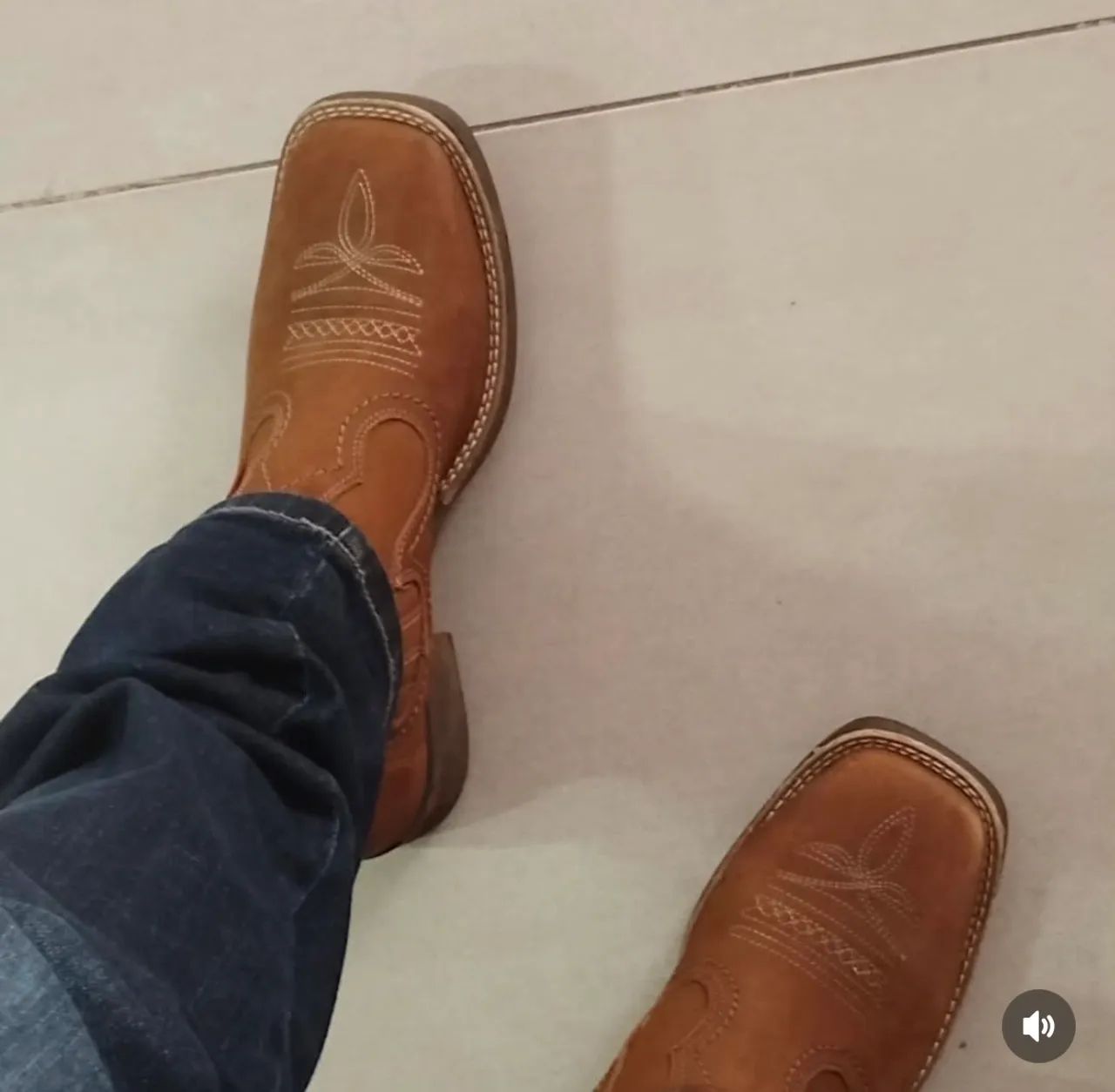 Botas Country em Couro Marrom - Conforto e Estilo!