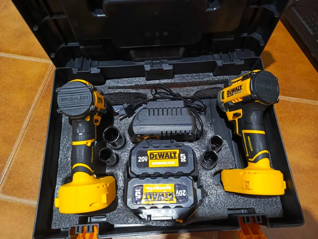 Jogo de Impacto Dewalt Brushless 20V - Novo na Caixa