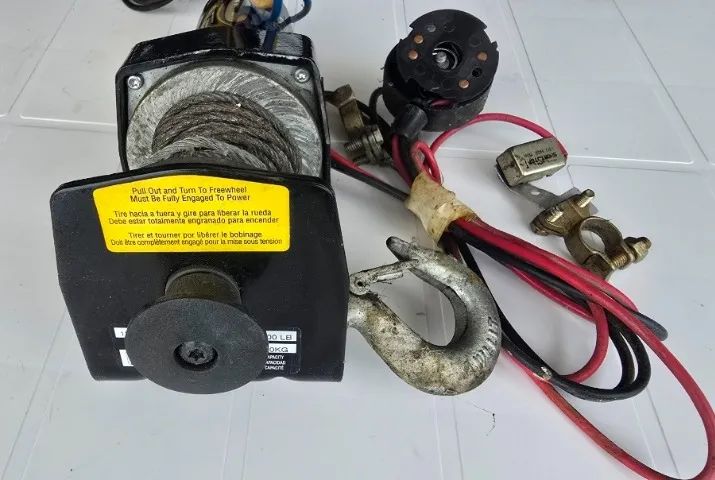 Guincho elétrico 12v Superwinch Portátil 1500lb, 680kg  - Foto 3