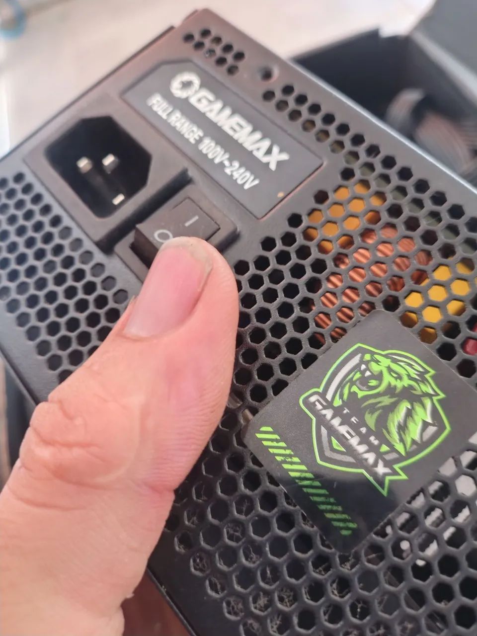 FONTE GAMEMAX OURO 850WATS - Foto 3