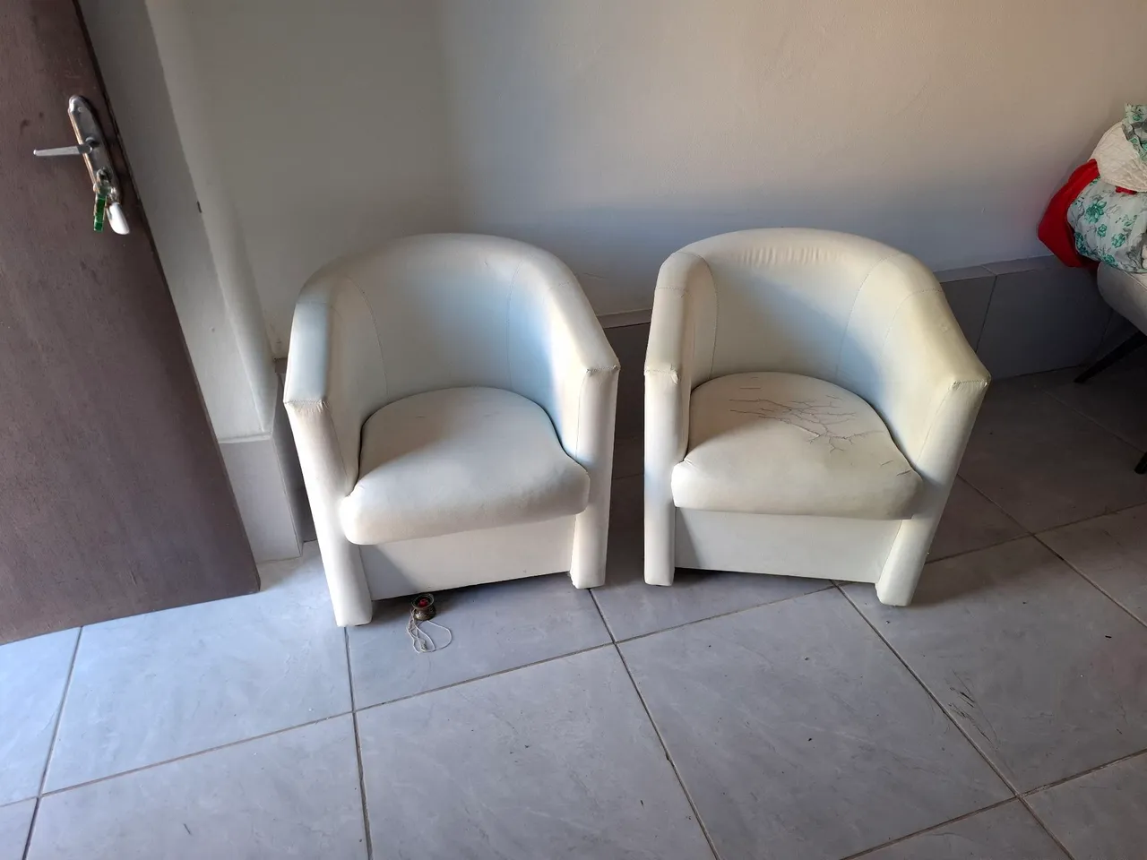 Duas Poltronas Confortáveis - Imperdível!