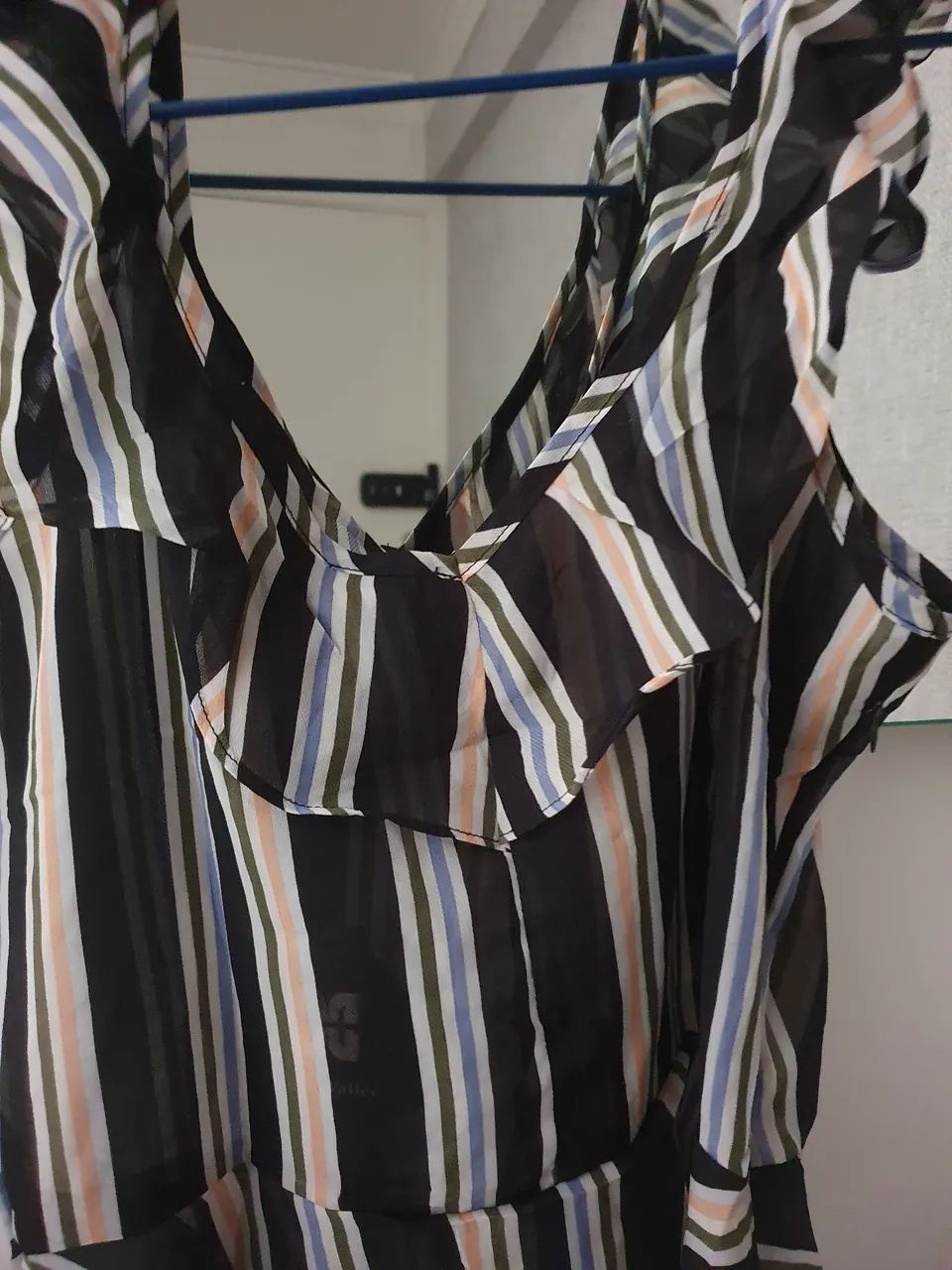 Blusa listrada de seda nova P - Foto 2
