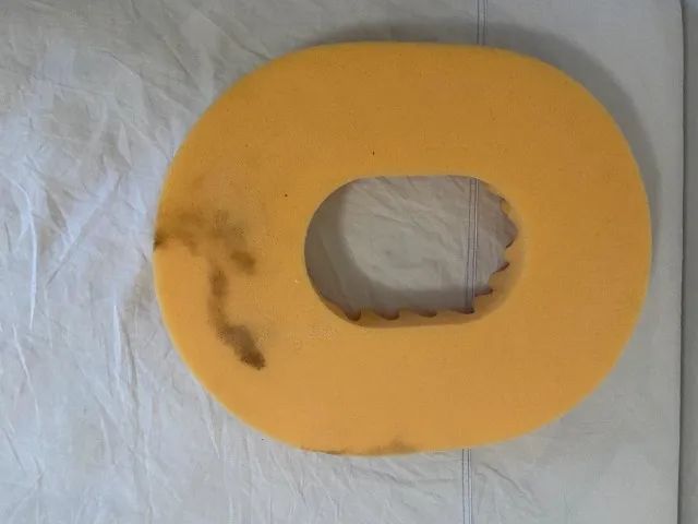 Almofada terapêutica em espuma, com orifício - Foto 4