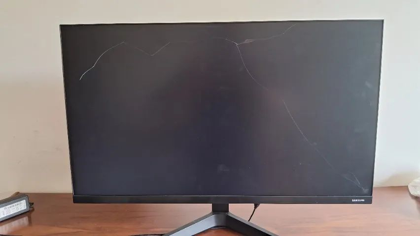 Monitor gamer Samsung 27" DANIFICADO