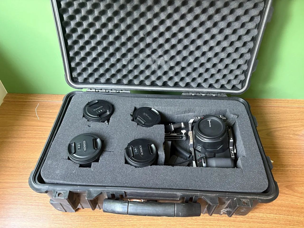 Kit Cinema: BlackMagic 6k, lentes Rokinon e Acessórios. - Foto 3