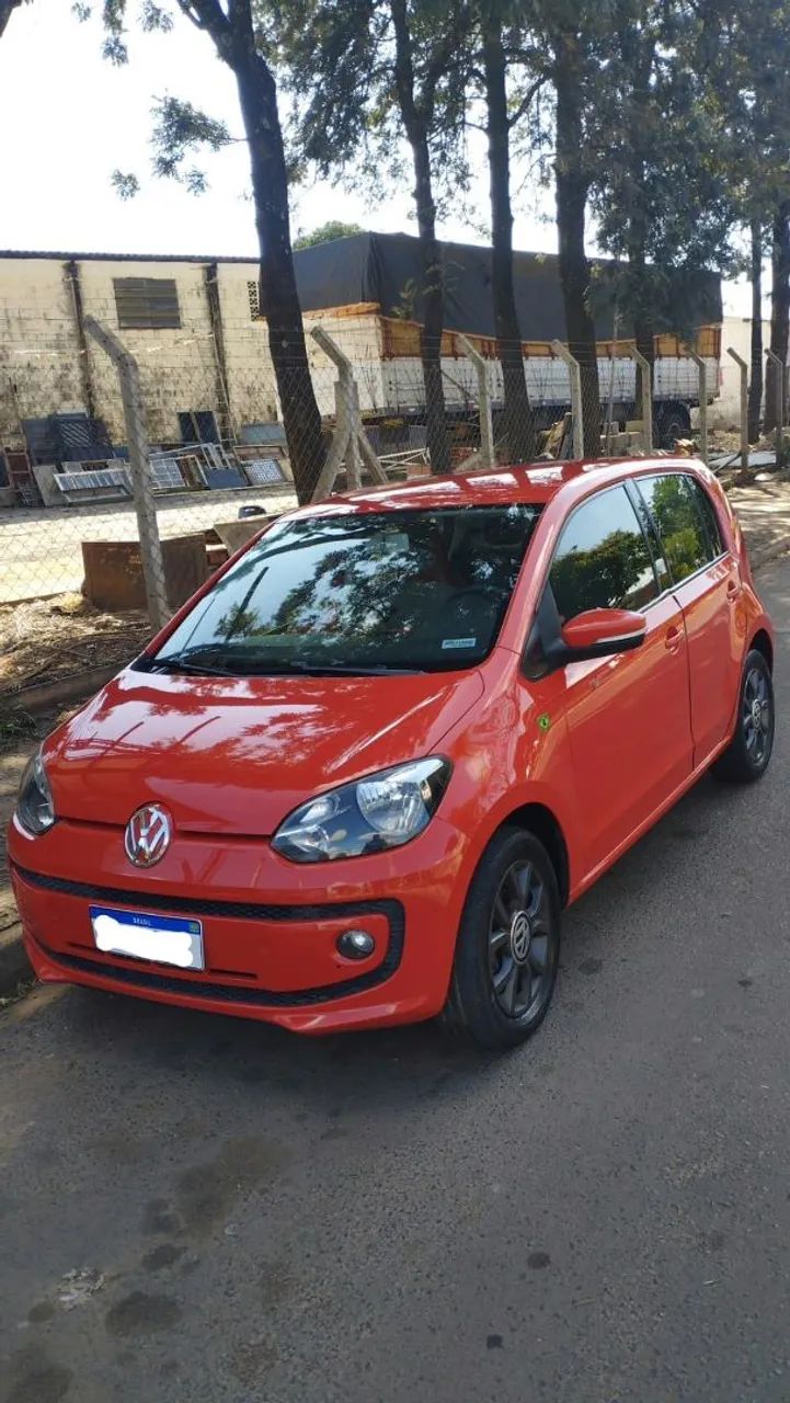 Volkswagen Up! up! high 1.0 Total Flex 12V 5p 2014