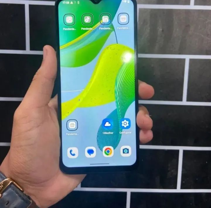 Moto E22 c/ carregador e capinha nova - Foto 2