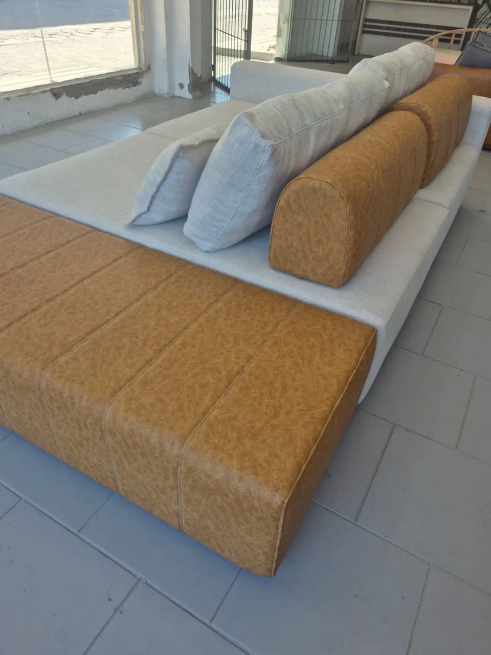 New Island Sofa418478673469132803