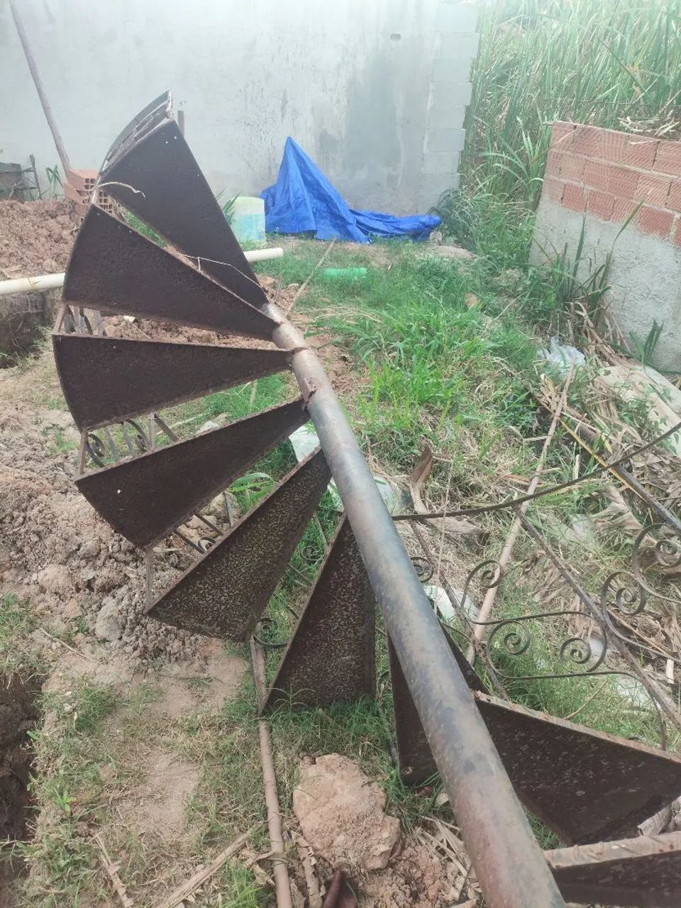 Escada de ferro caracol  - Foto 4