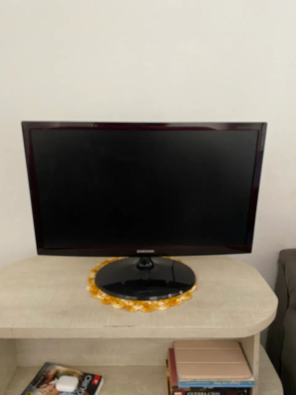 vendo TV- samsung com Defeito - Foto 2