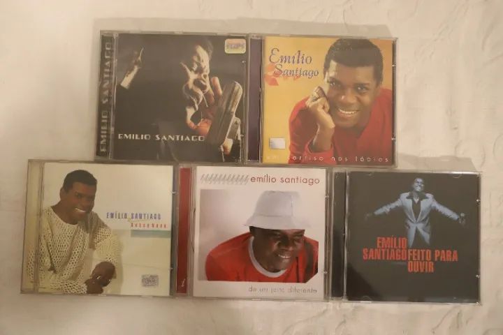 16 CDs Emílio Santiago. Produto para fans do cantor. - Foto 2