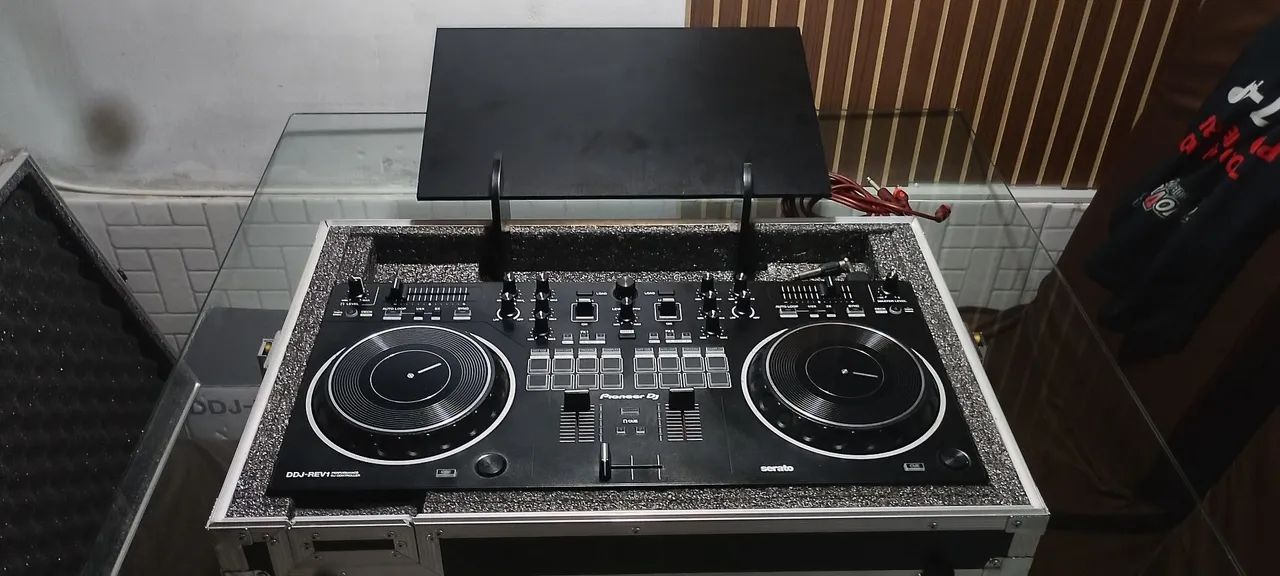 Vendo controladora DDJRev 1 com case e plataforma!! - Foto 3