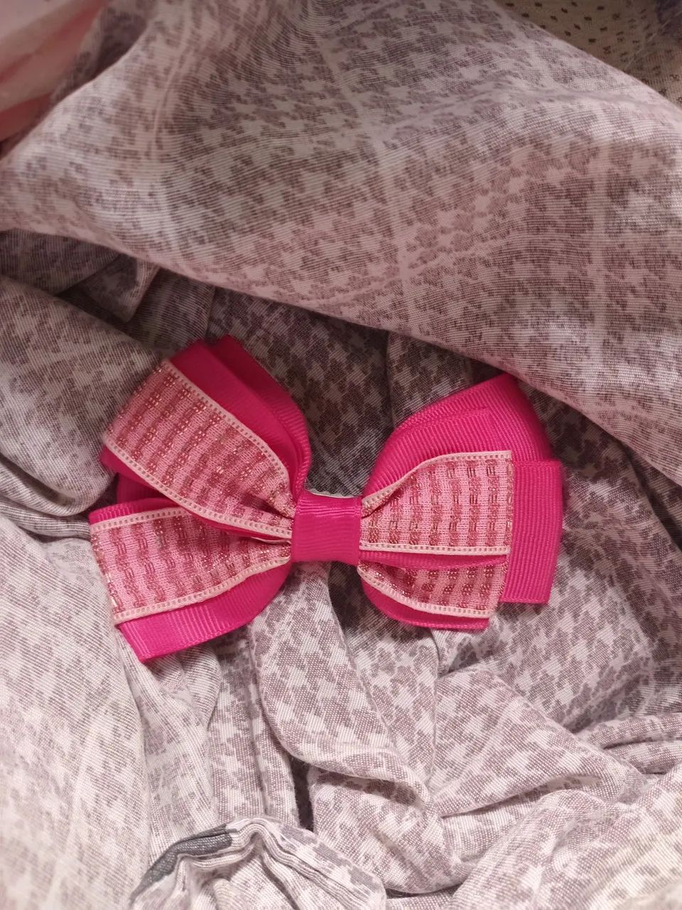 Laço de Cabelo Rosa Brilhante - Grande e Lindo