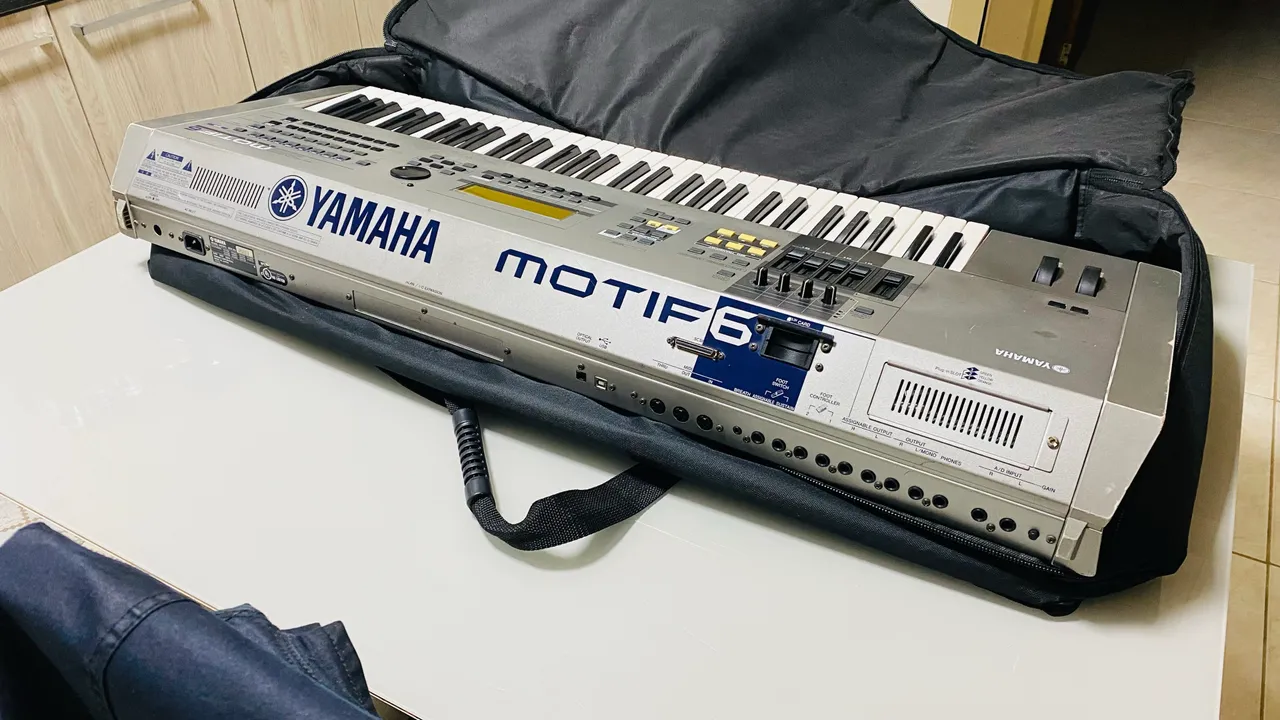 Teclado Yamaha EX5 - Instrumentos musicais - Água Verde, Jaraguá