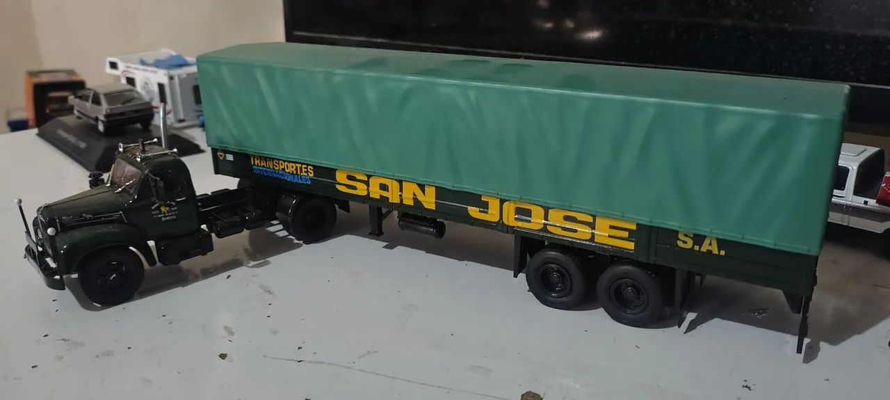 Miniatura de caminhão MACk  - Foto 2