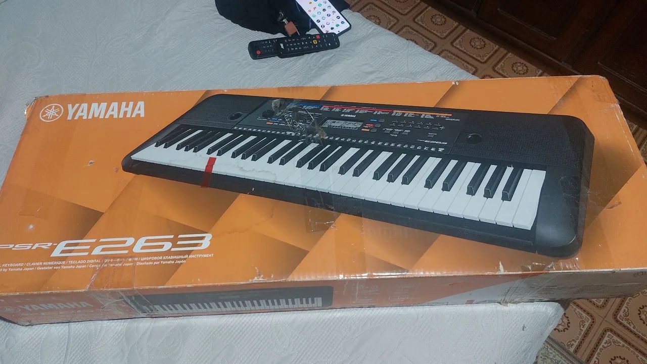 Teclado yamaha 265