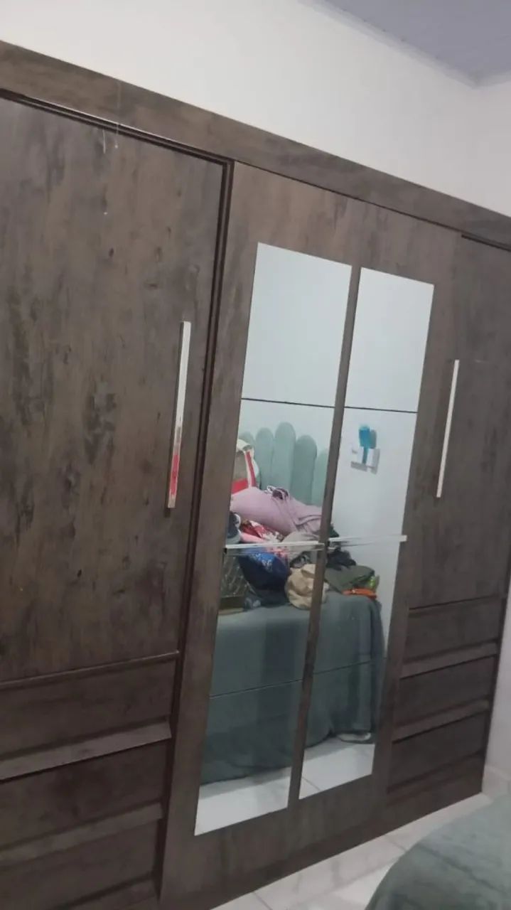 Guarda roupa casal com espelho 