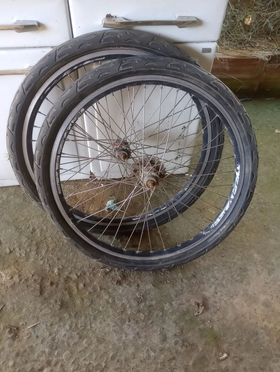 aro com pneu de bicicleta 26 - Foto 4
