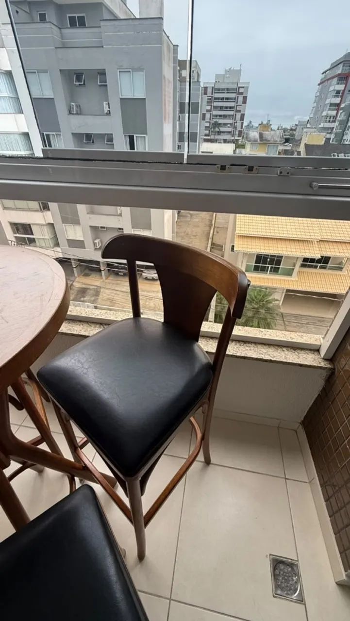 Mesa e Banquetas em Madeira maciça  - Foto 3