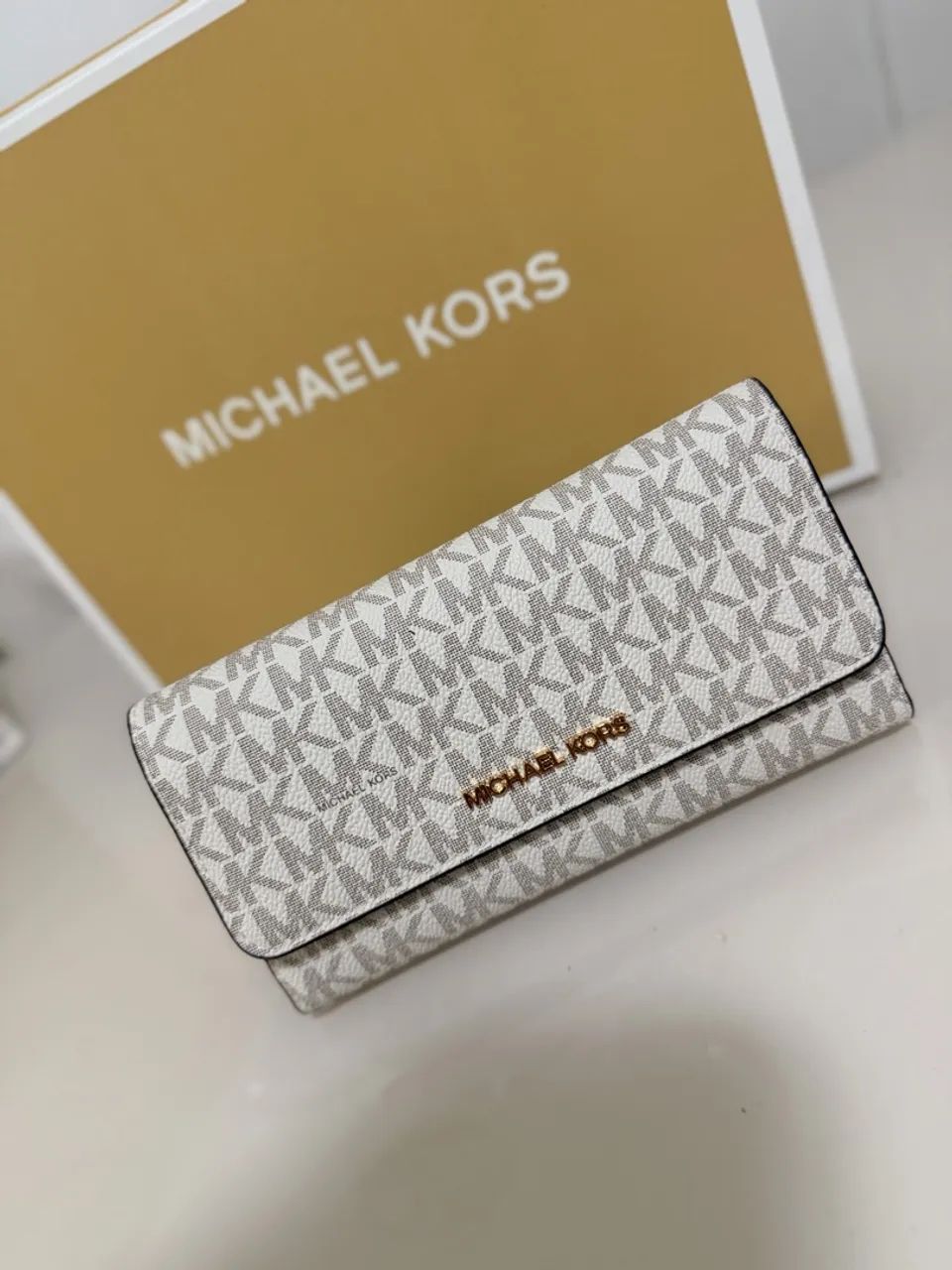 Kit Michael Kors com Bolsa,  carteira e cinto!  - Foto 2