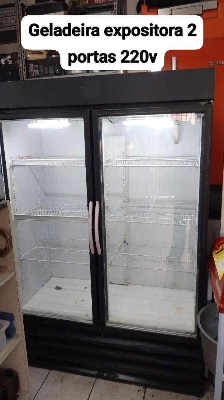 Geladeira expositora Black 2 portas 220v