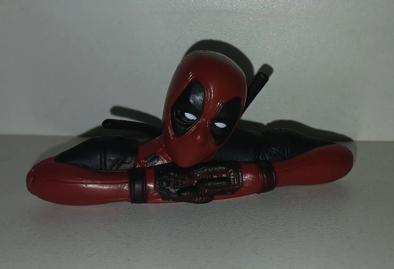 BONECO ACTION FIGURE MINIATURA DEADPOOL METADINHA