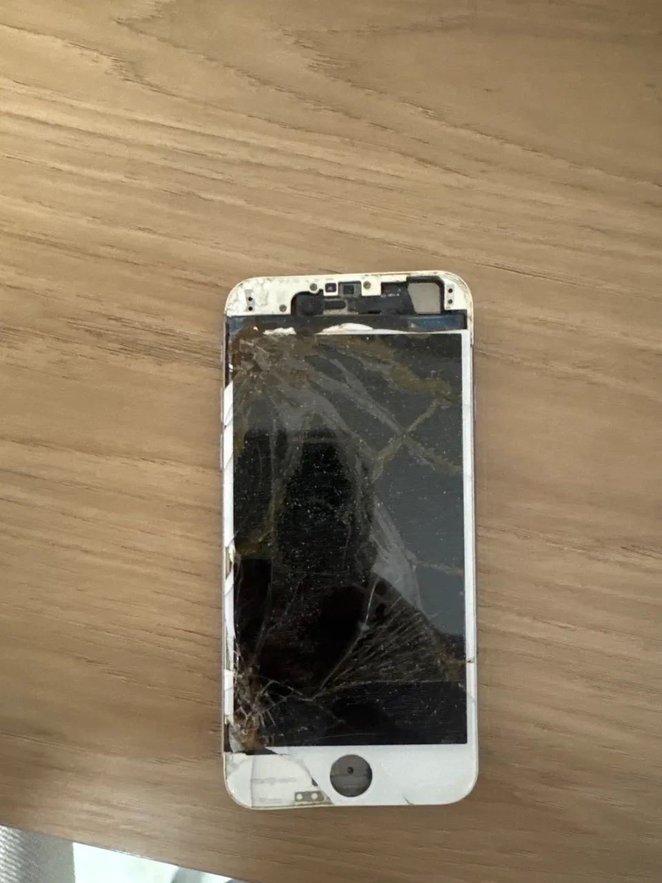 Vendo iphone 6 para retirada de peças 
