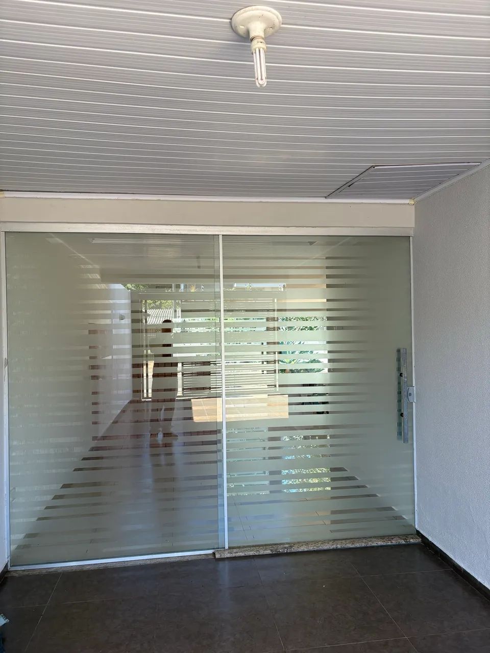 Quarto próximo à Faculdade UTFPR