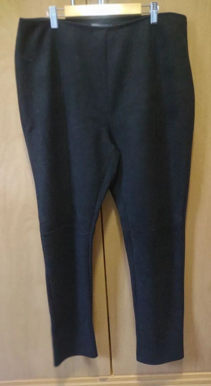 Calça preta estilo legging XGG
