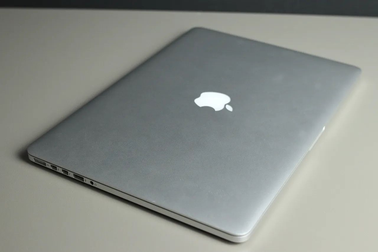 MacBook Pro Retina 15 2015 - i7 2.2GHz - 16GB RAM - SSD