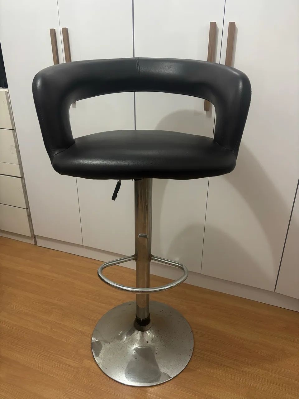Duas Banquetas giratórias de balcão 
