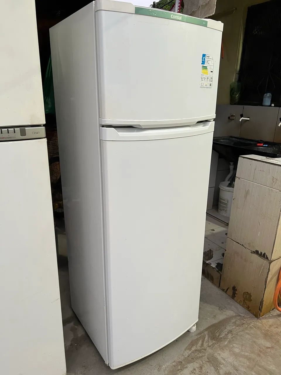 VENDO GELADEIRA FUNCIONANDO PERFEITAMENTE! 