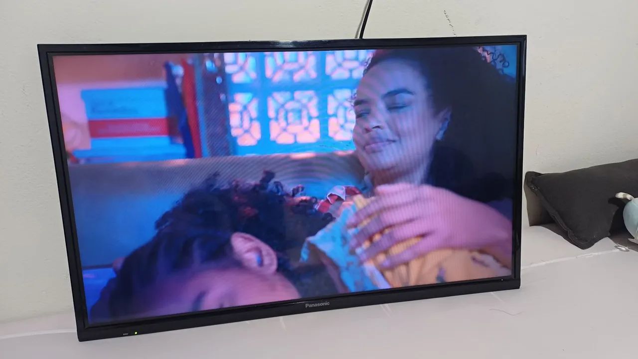 TV 32 polegadas Panasonic  - Foto 4