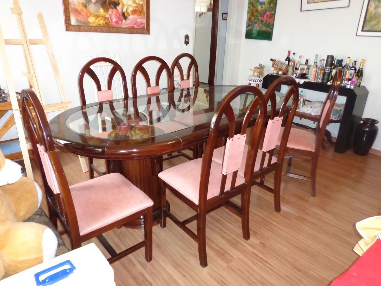 Meja jantar antiga e maciça com cadeiras