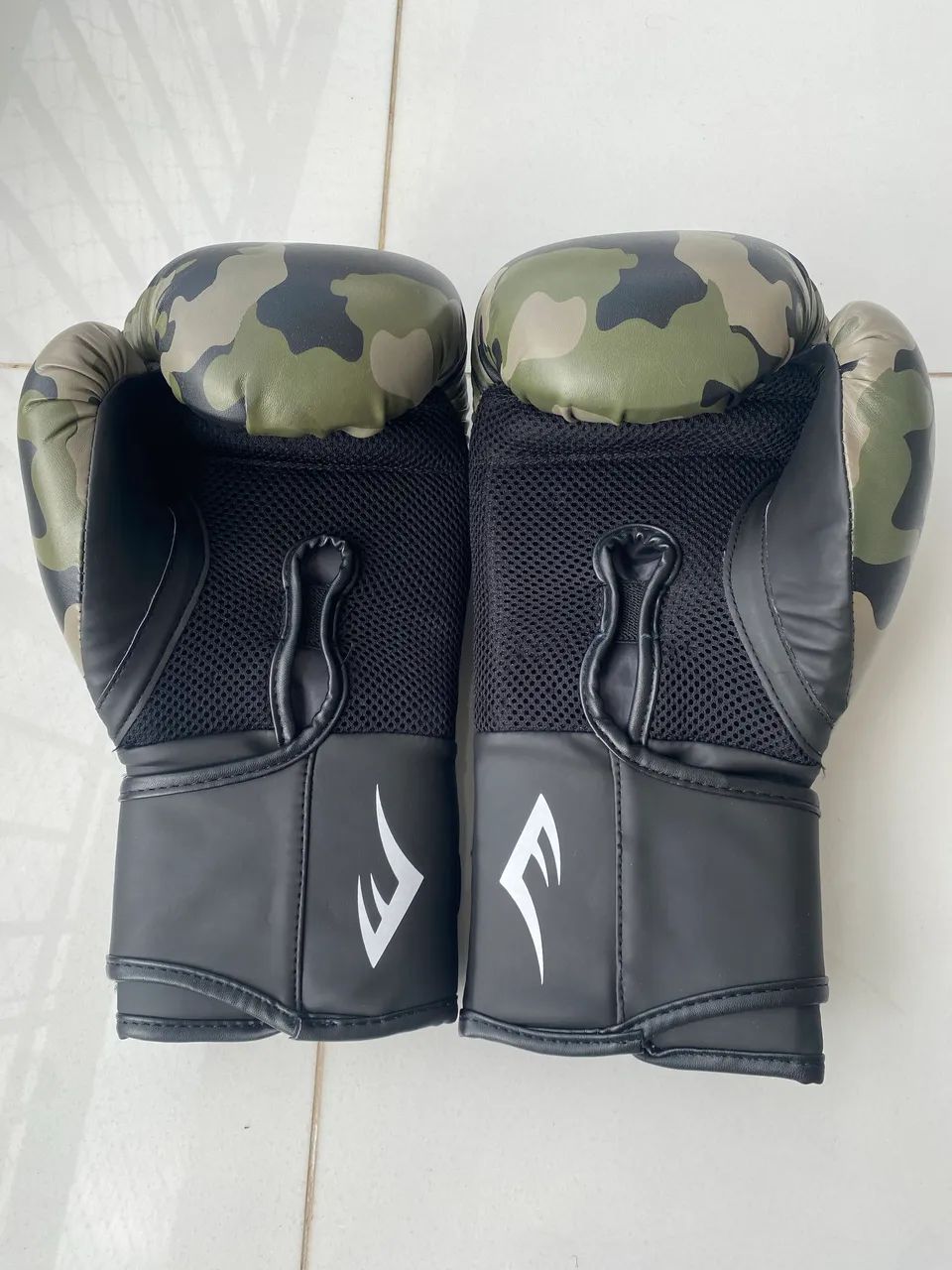 Luva Spark Everlast Boxe/ Muay Thai 14oz - Foto 2