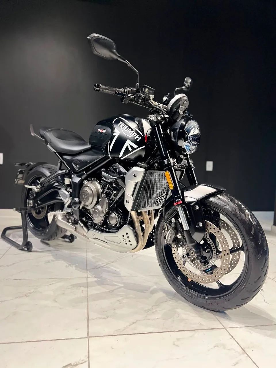 Trident 660