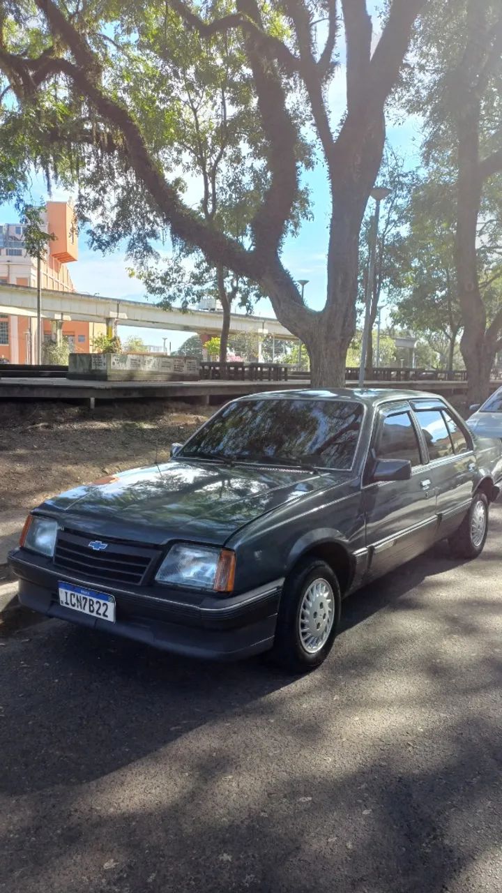 Chevrolet Monza Classic SE 2.0 /mpfi E EFI 2P E 4P 1989