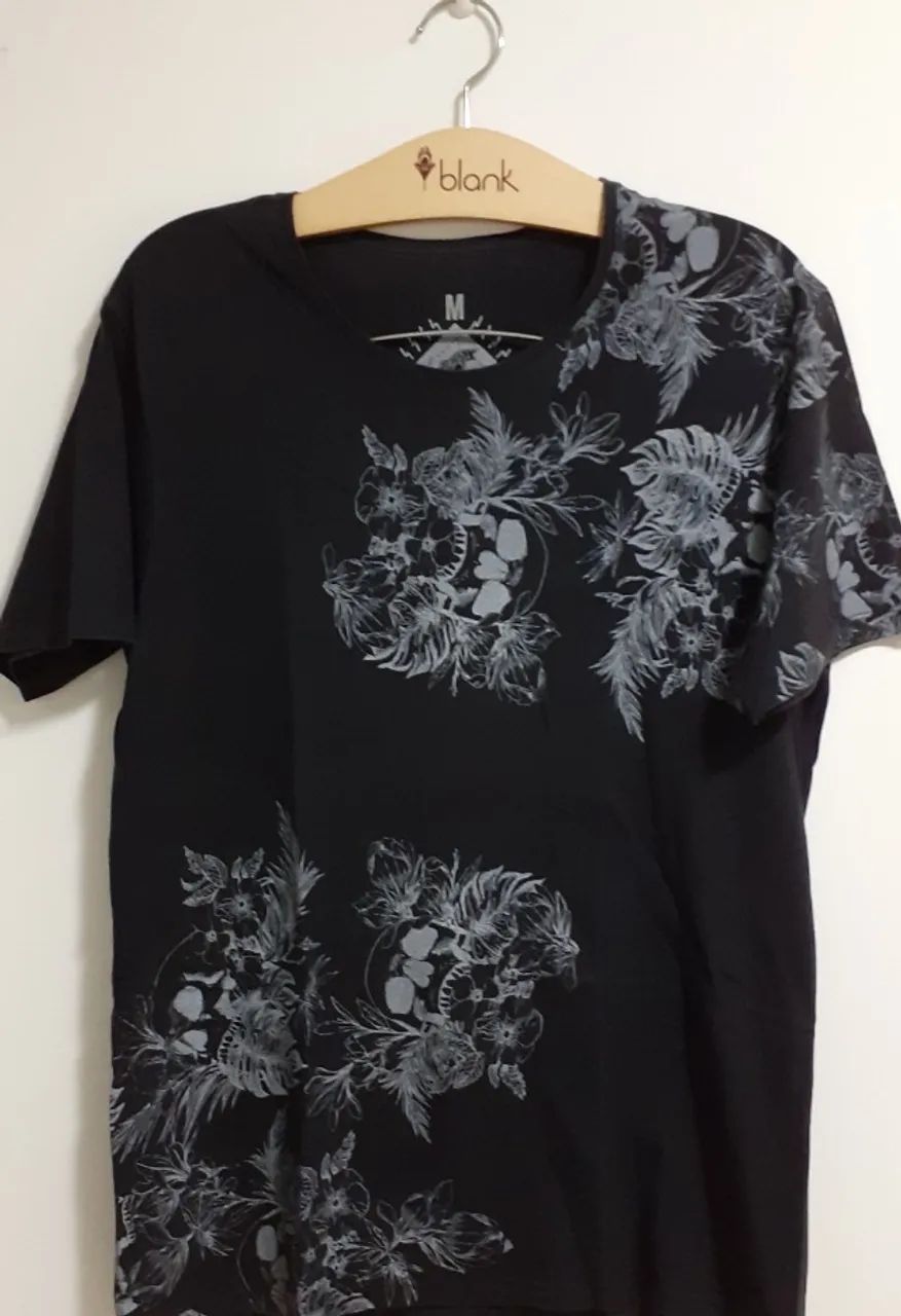 Camiseta masc Preta Floral - Foto 3