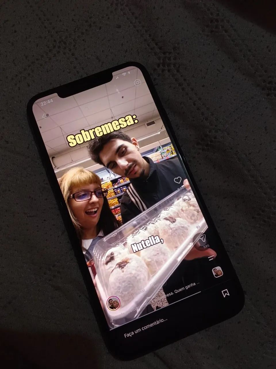 iPhone 11pro Max 900 reais aceito troca