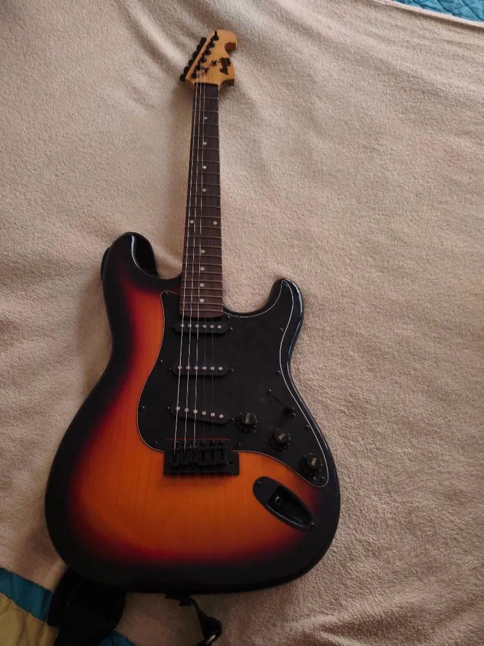 Guitarra Menphis M032