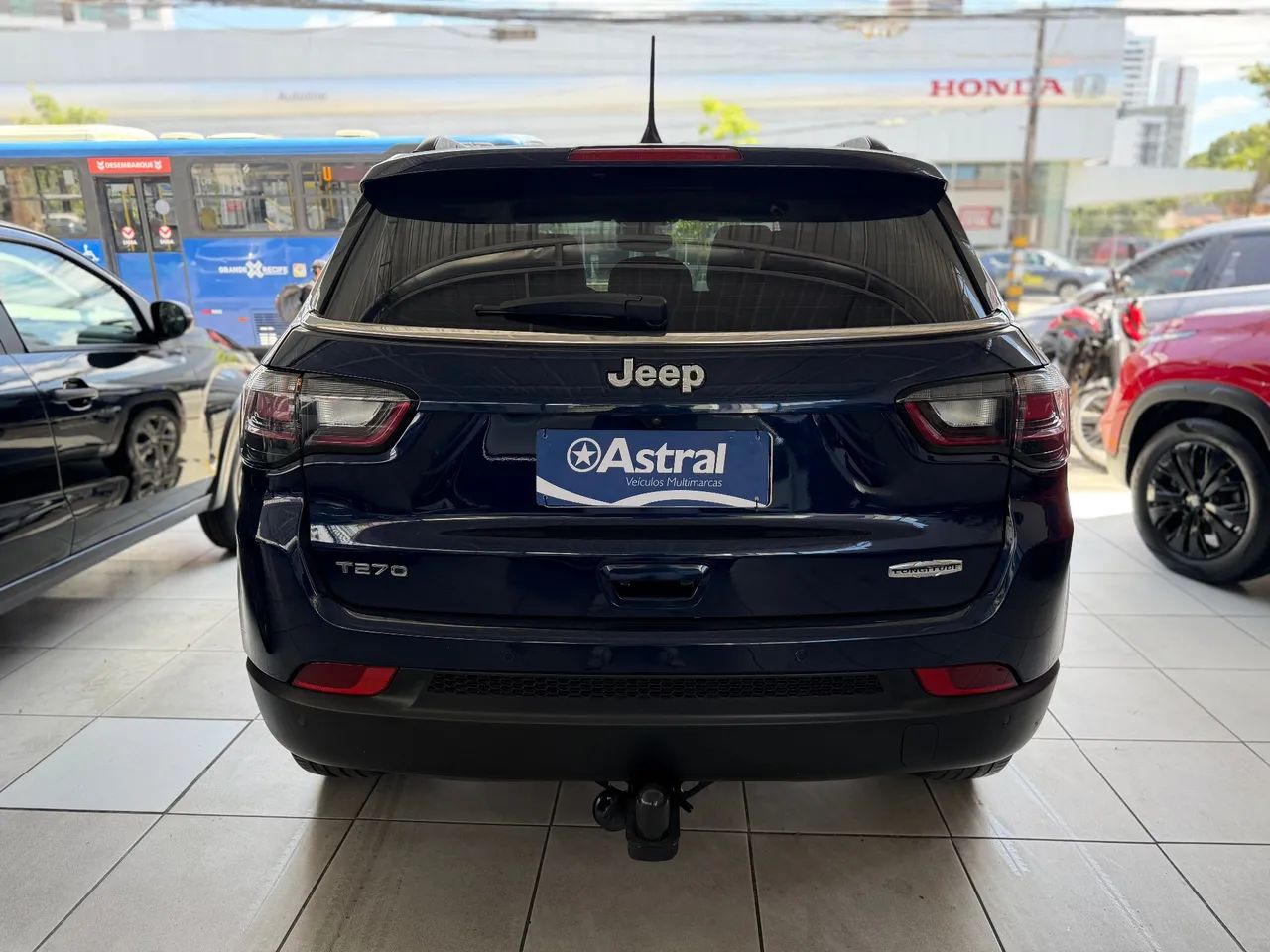 Jeep Compass Longitude Night Eagle 1.3 Flex 2023 - Foto 2