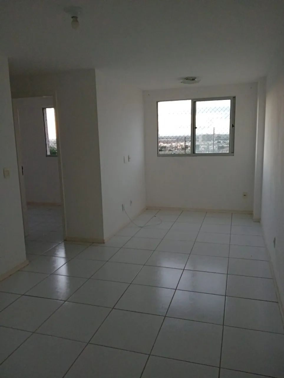 Alugo apartamento no Antares com 2/4 sendo 1 suíte - Foto 2