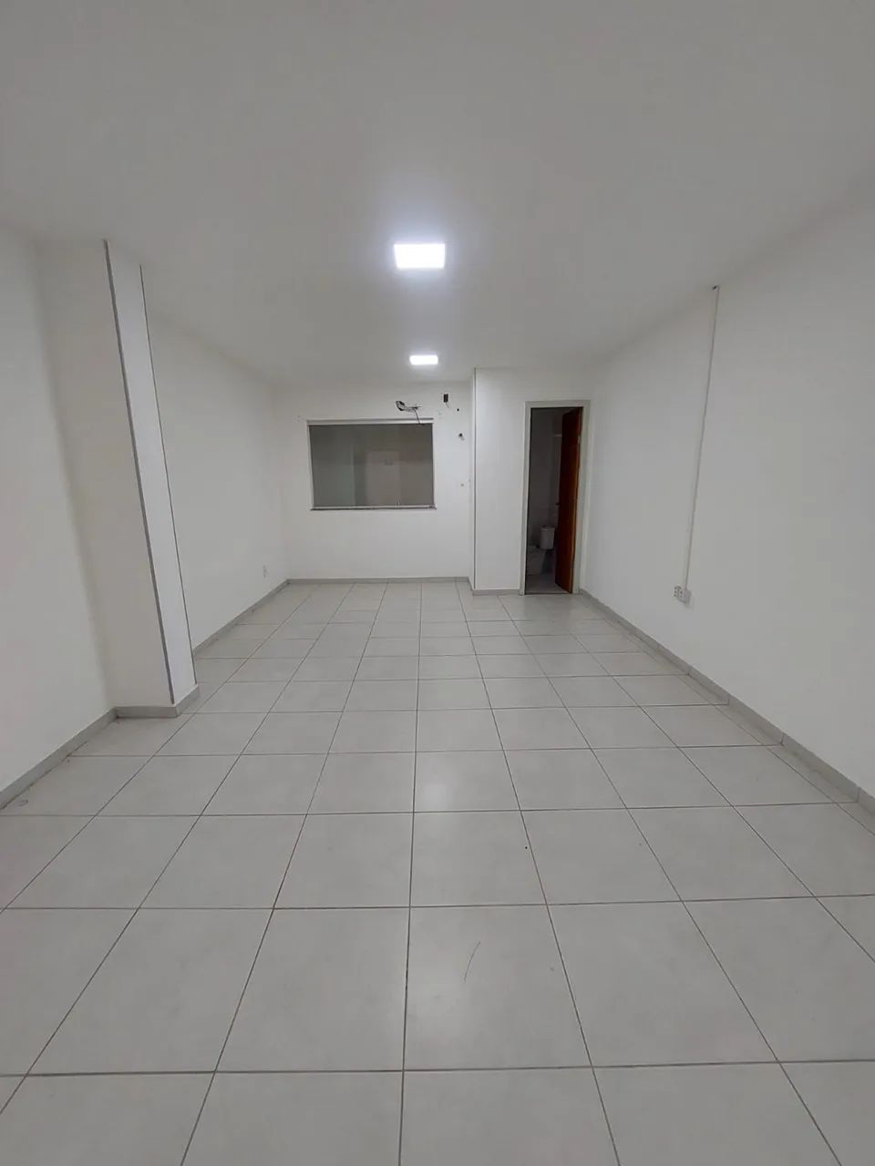 Alugo salas comerciais no centro da cidade  - Foto 2