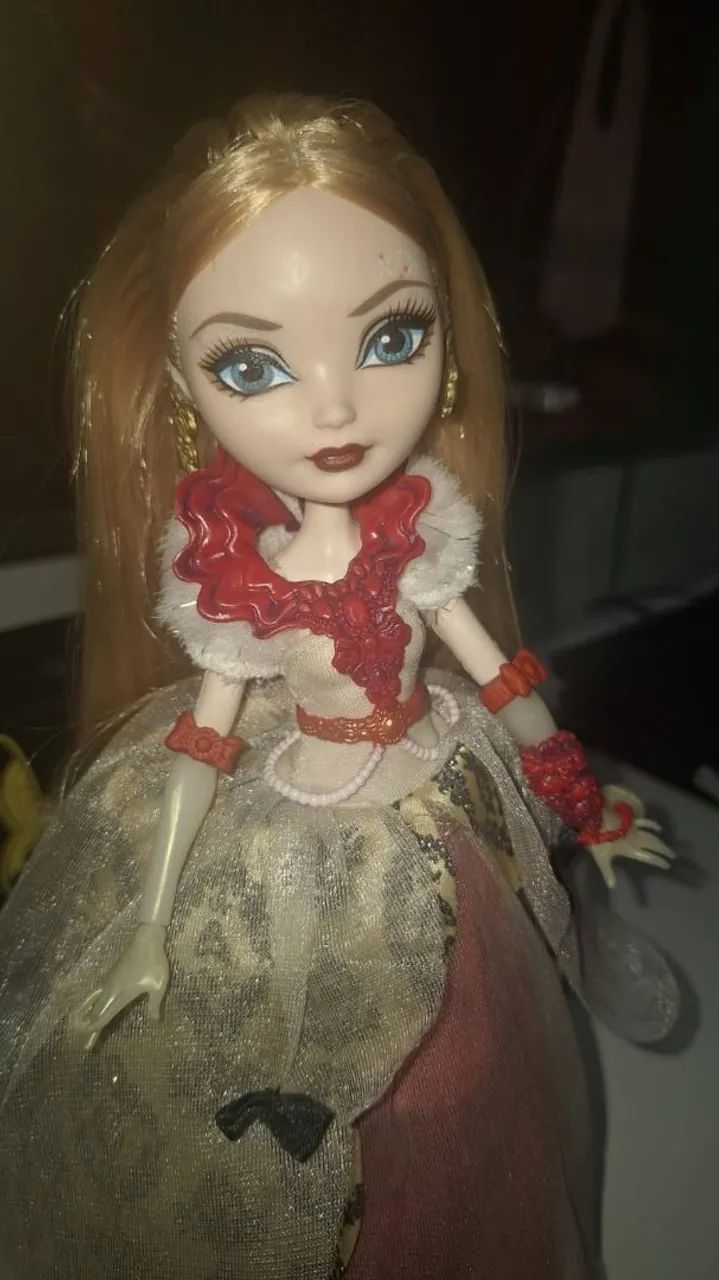 APPLE WHITE THRONECOMING EAH EVER AFTER HIGH (COMPLETA)