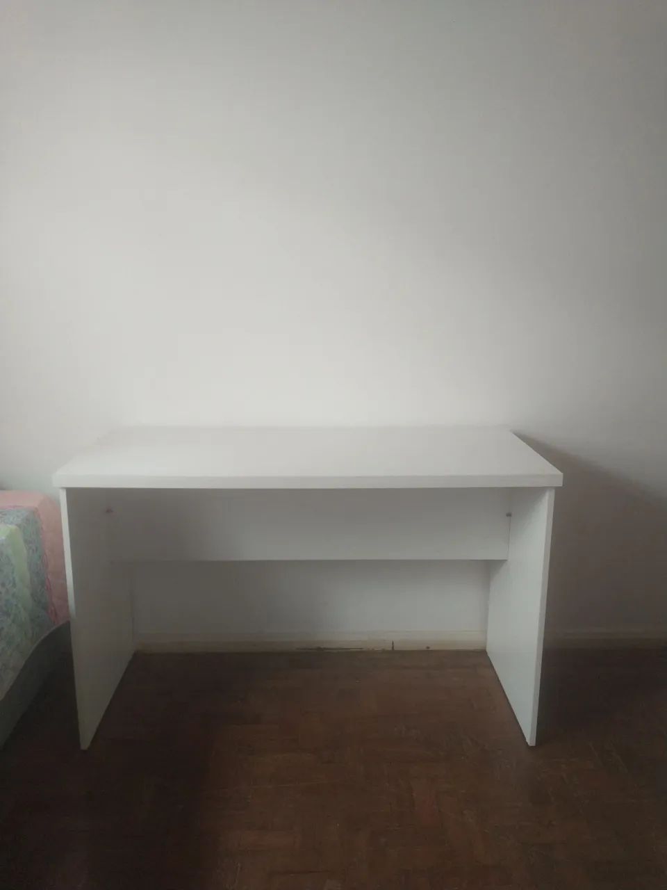 Vendo escrivaninha semi nova. - Foto 2